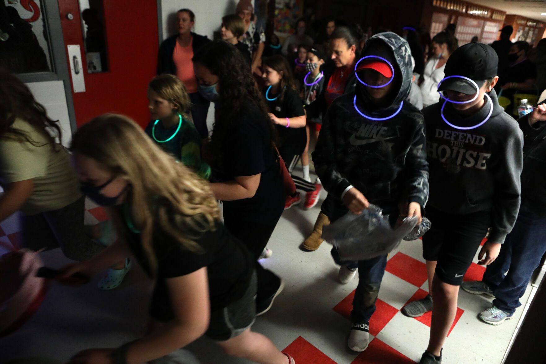 Children rush to find eggs